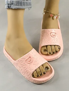Sandalias de mujer para verano, pantuflas para interiores, baño y ducha, diseño lindo de oso de dibujos animados, color negro, calzado de playa - Shein - FashionsVida
