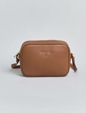 Cross bag color cuoio in pelle effetto martellato con scritta logo dorata - Patrizia pepe - FashionsVida