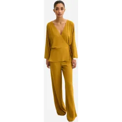 Blusa de mujer en tejido y corte recto