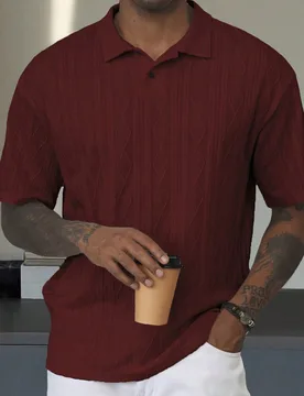 Camisa polo de manga corta color burdeos para hombre, polo de punto jacquard con diseño geométrico de diamante, estilo francés casual elegante semi - Shein - FashionsVida