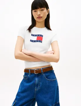 TJW SLIM WAVY FLAG TEE EXT female