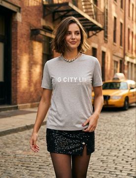 T-shirt con scritta e maniche corte - argento