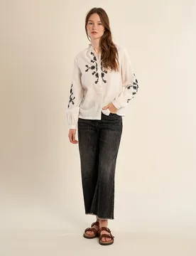 Camisa de mujer de manga larga flores bordadas - Molly Bracken - FashionsVida