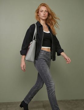 Jeans straight slim in cotone con effetto slavato - grigio