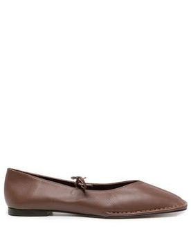 V-Cut Leather Flat Shoes with Self-Tie Bows at the Instep