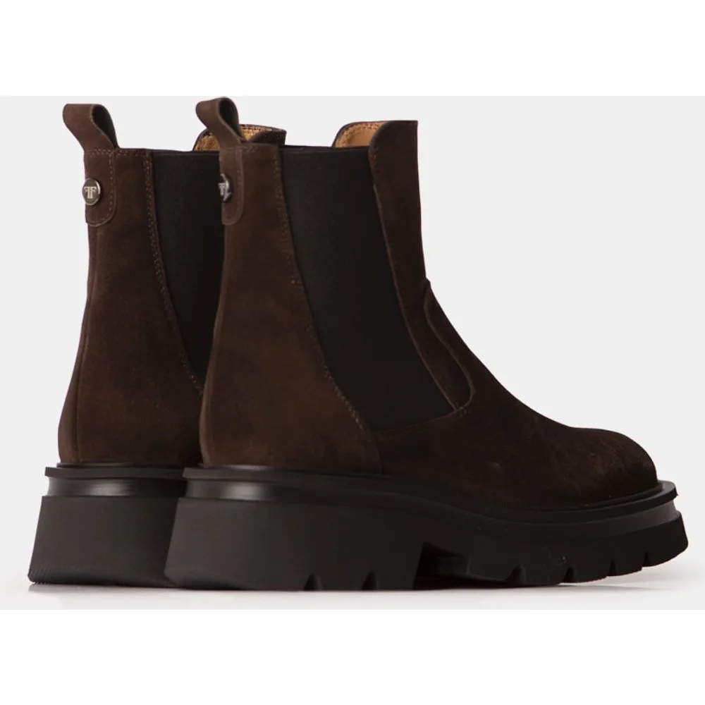 Botines chelsea de mujer de velour con suela track - Farrutx - FashionsVida