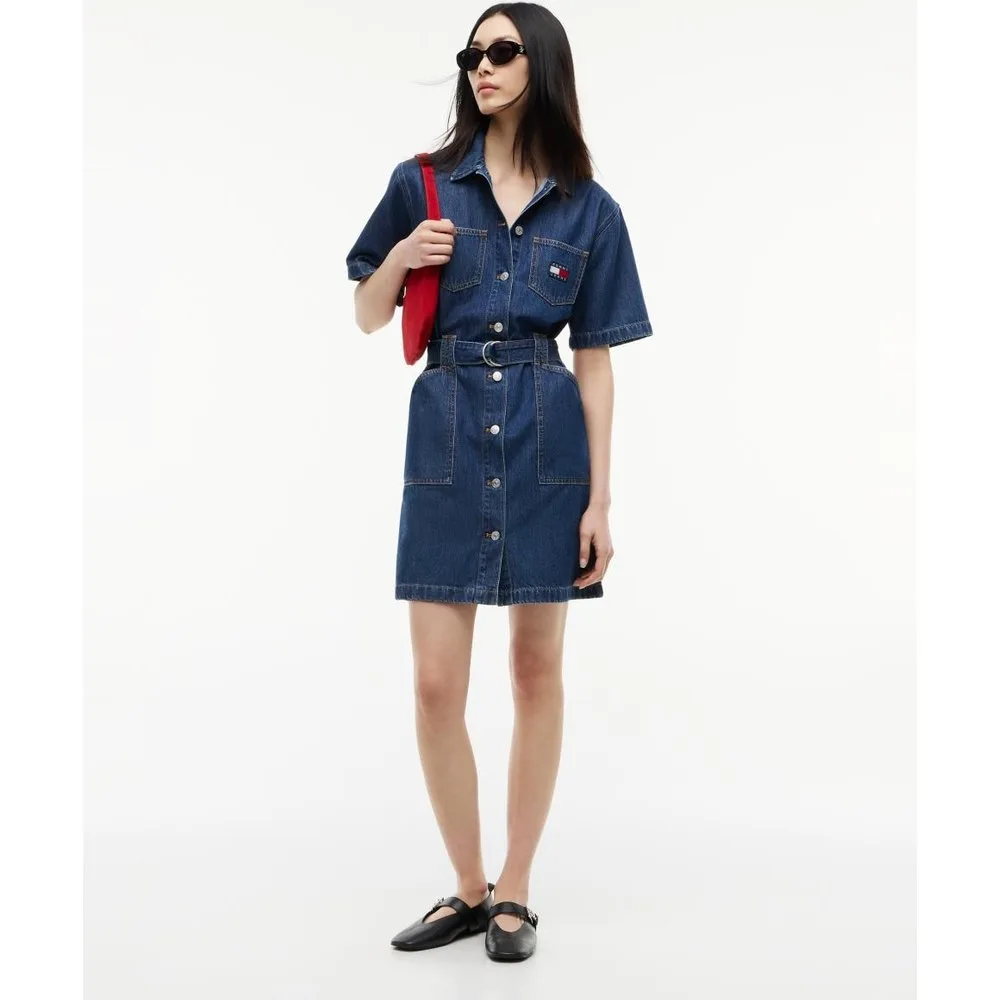 Vestido vaquero de mujer con cinturón y logo bordado - Tommy Jeans - FashionsVida