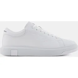 Zapatilla estilo casual de hombe lisa con logo en la suela