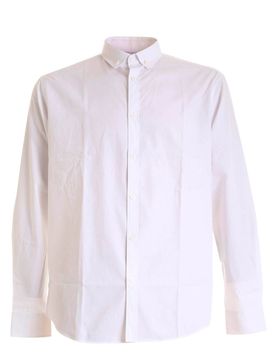 Camicia bianca con maxi etichetta