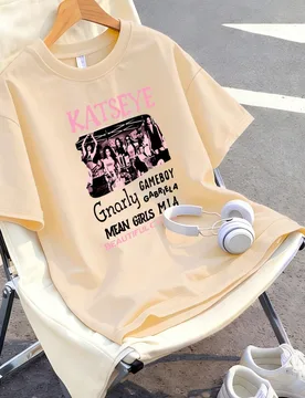 Esta camiseta casual de cuello redondo en color rosa rojo está diseñada específicamente para niños mayores. Presenta un diseño de estampado de le - Shein - FashionsVida