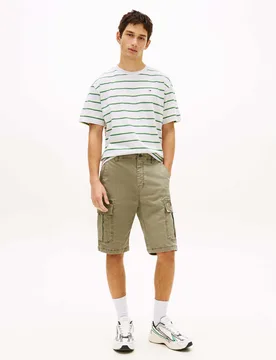 Bermuda cargo verde salvia in cotone stretch con flag in tono - Tommy Jeans - FashionsVida