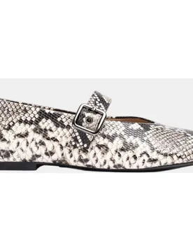 Bailarina de punta sesgada fabricada en piel brillante - Unisa - FashionsVida