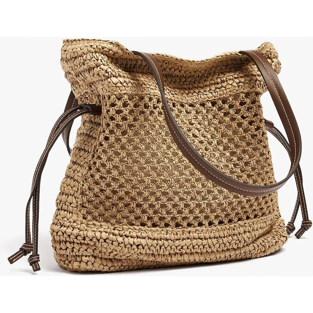 Shopper con cierre imantado estilo rafia en liso - Parfois - FashionsVida