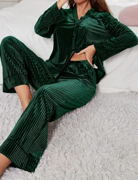 Conjunto de pijama de terciopelo de manga larga para mujer, ropa de otoño e invierno - Shein - FashionsVida