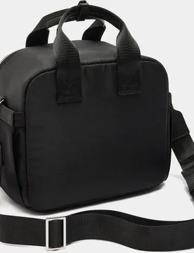 Porta alimentos con varios compartimentos y cierre de cremallera en liso - Parfois - FashionsVida