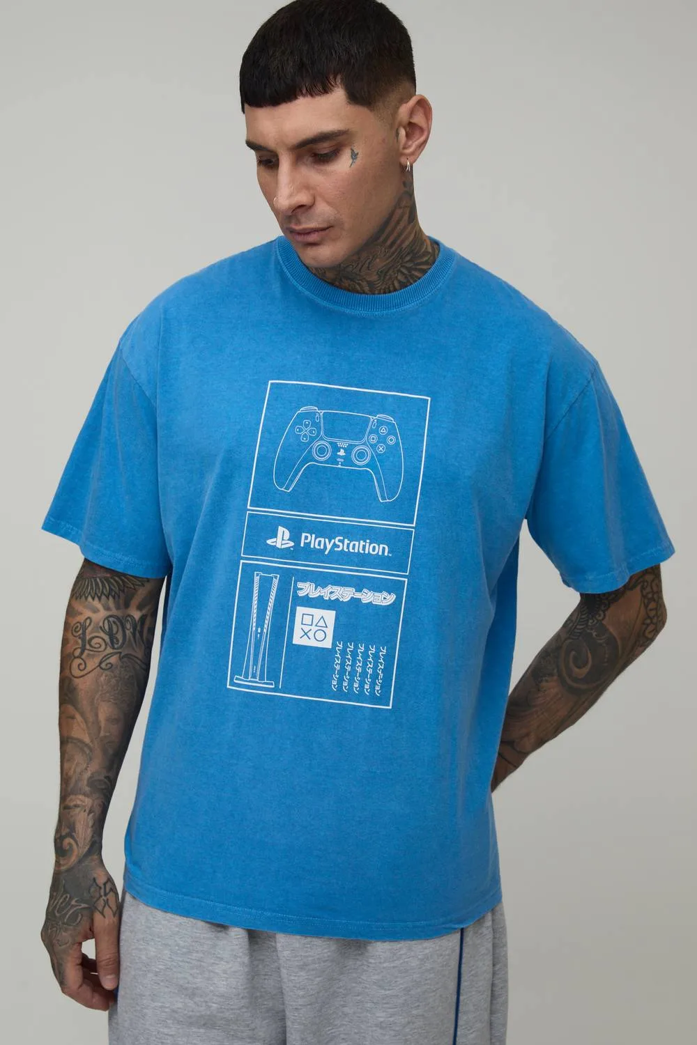 Herren Tall Oversized PlayStation Lizenz Washed Printed T-Shirt Blue Größe Medium - boohooMAN - FashionsVida