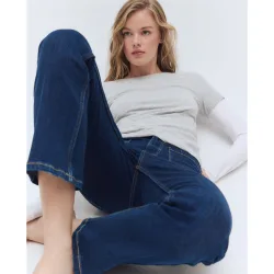 Pantalón denim de mujer crop flare