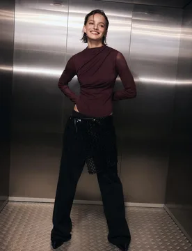 Body aus gerafftem Tüll Violett M - Stradivarius - FashionsVida