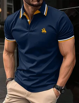 Camisa polo gráfica con estampado de caballo y ribete a rayas para hombre, camisa polo casual urbana de bloques de color azul oscuro para esposo, for - Shein - FashionsVida