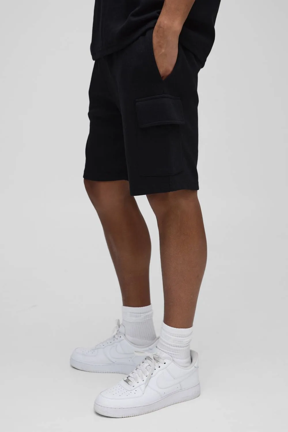 Herren Entspannt Geschnittene Interlock-Cargo-Shorts Black Größe Medium - boohooMAN - FashionsVida