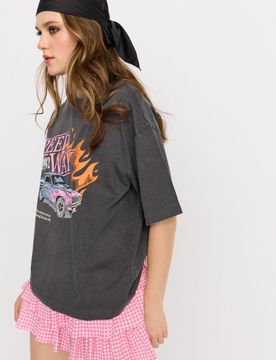 T-shirt in cotone con stampa auto - grigio scuro