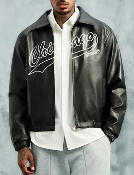 Chaqueta de cuero negra casual para hombres, el estampado en el pecho agrega un toque urbano, adecuada para uso casual diario y salidas de fin de sema - Shein - FashionsVida