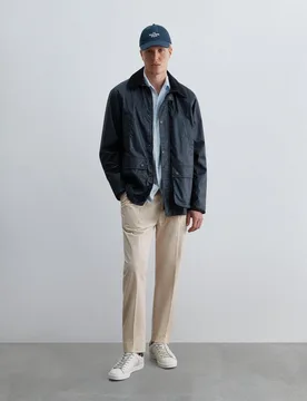 Chaqueta de hombre con acabado encerado y cuello de pana a contraste - Scalpers - FashionsVida