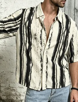 Pieza Camisa polo de hombre con estampado texturizado en blanco y negro, manga corta, cuello con botones, top casual para ir al trabajo, camisa versá - Shein - FashionsVida