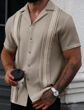Camisa de manga corta con pliegues y empalmado de tela tipo lino jacquard para hombres, blusa casual y versátil para exteriores, mejor regalo para no - Shein - FashionsVida