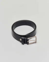 Cintura nera in pelle con fibbia in metallo