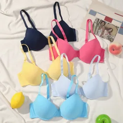 Set de 5 sujetadores sin aro ni alambres de unicolor para mujeres