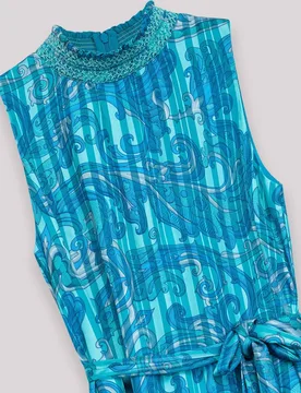 Vestido corto sin mangas con cuello fruncido y cinturón - Niza - FashionsVida