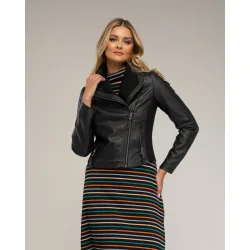 Chaqueta de mujer de polipiel tipo perfecta