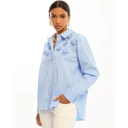Camisa de mujer popelín de rayas con detalle de flores