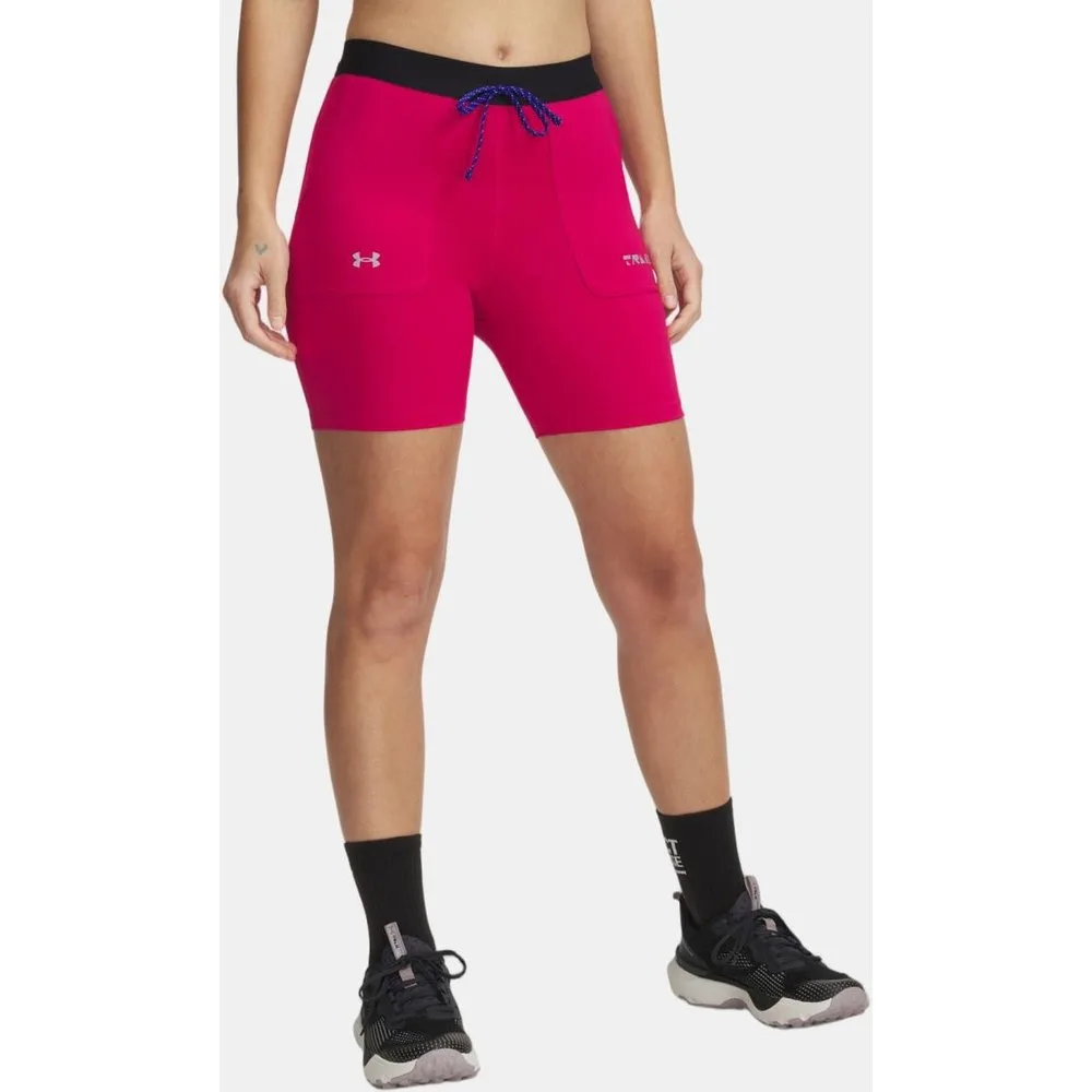 Pantalón corto de mujer Trail Run Fitted Short - Under Armour - FashionsVida