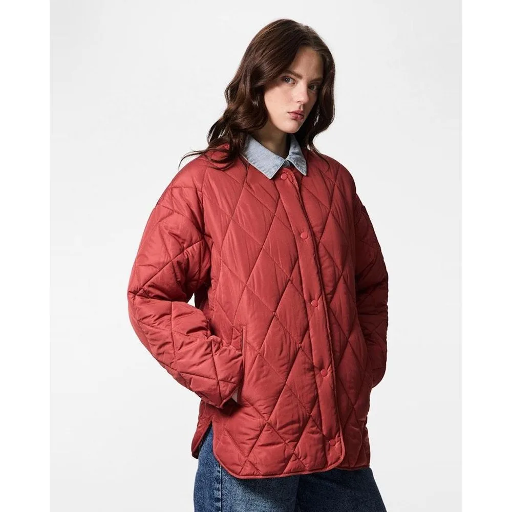 Chaqueta de mujer acolchada con botones - Pieces - FashionsVida