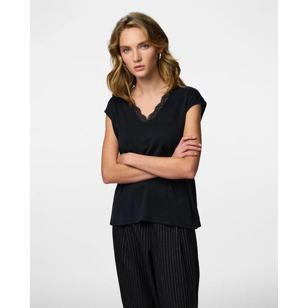 Camiseta de pico y encaje de mujer - Pieces - FashionsVida