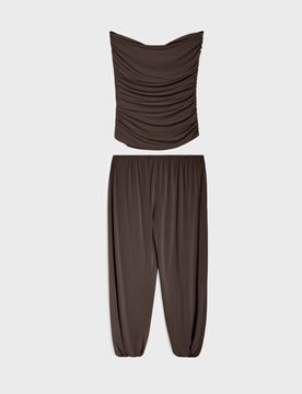 Completo con top arricciato e pantaloni - marrone scuro