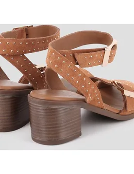 Sandalias de tiras de tacón de mujer de piel con cierre de hebilla al tobillo - Blogger - FashionsVida