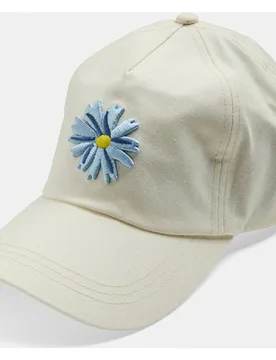 Pieces - Gorra con bordado de flor - Pieces - FashionsVida