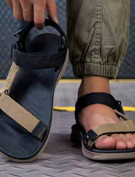 Sandalias transpirables de moda con punta abierta para hombres, zapatos casuales cómodos y antideslizantes, adecuados para actividades de senderismo - Shein - FashionsVida