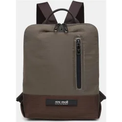 Mochila con bolsillo frontal