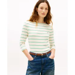 Camiseta de mujer de silueta slim de cuello barco y manga tres cuartos