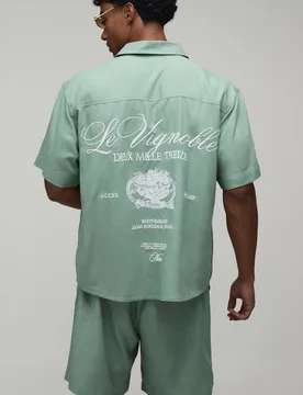 Herren Rückseitig Besticktes Hemd & Shorts Set In Leinen-Optik Mit Übergroßer Passform Sage Größe Small - boohooMAN - FashionsVida