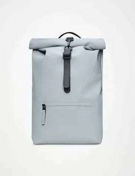 Zaino Rolltop Rucksack grigio in tessuto tecnico impermeabile effetto gommato - Rains - FashionsVida