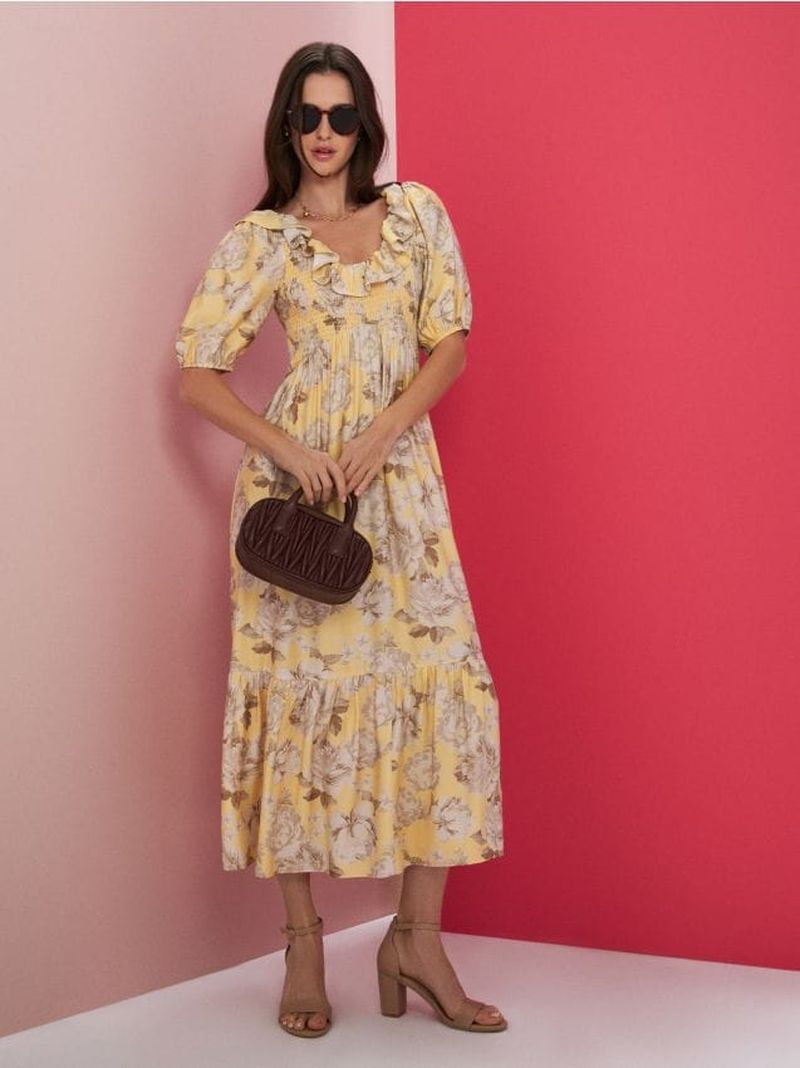 Abito midi con maniche a sbuffo e arricciature - multicolor
