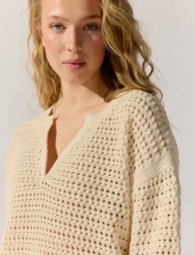 Ajour V-Neck knitted female