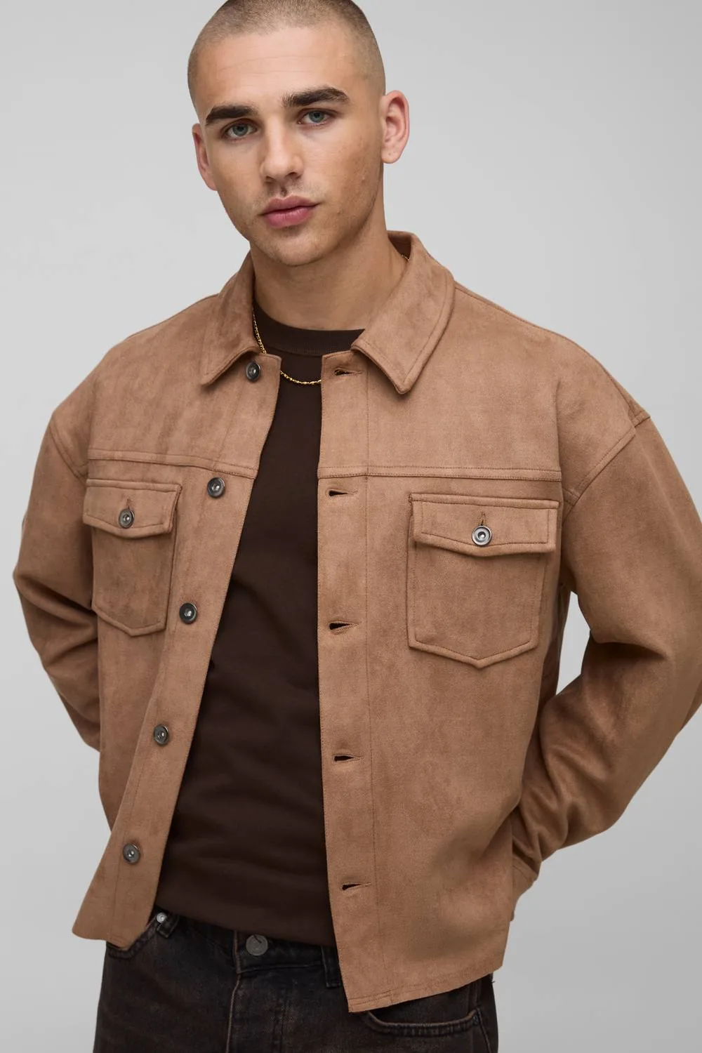 Herren Oversized Kunstwildleder Overshirt Tan Größe Large - boohooMAN - FashionsVida