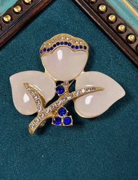 Vintage White Shell Flower Brooches For Woman Luxury Art Deco Brand Jewelry High Quality Fashion Accessories Birthday Gift - Aliexpress - FashionsVida