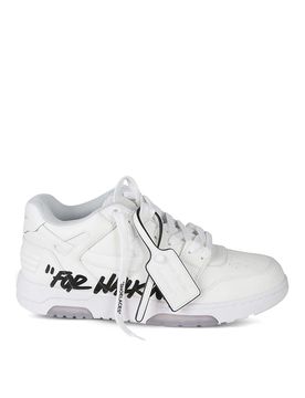 Sneakers fuori ufficio per camminare